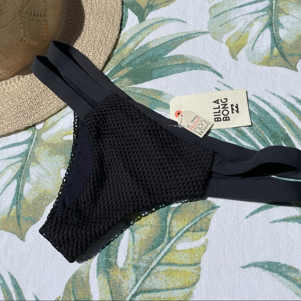 Billabong Cheeky Crochet Bikini Bottom | Medium | Black